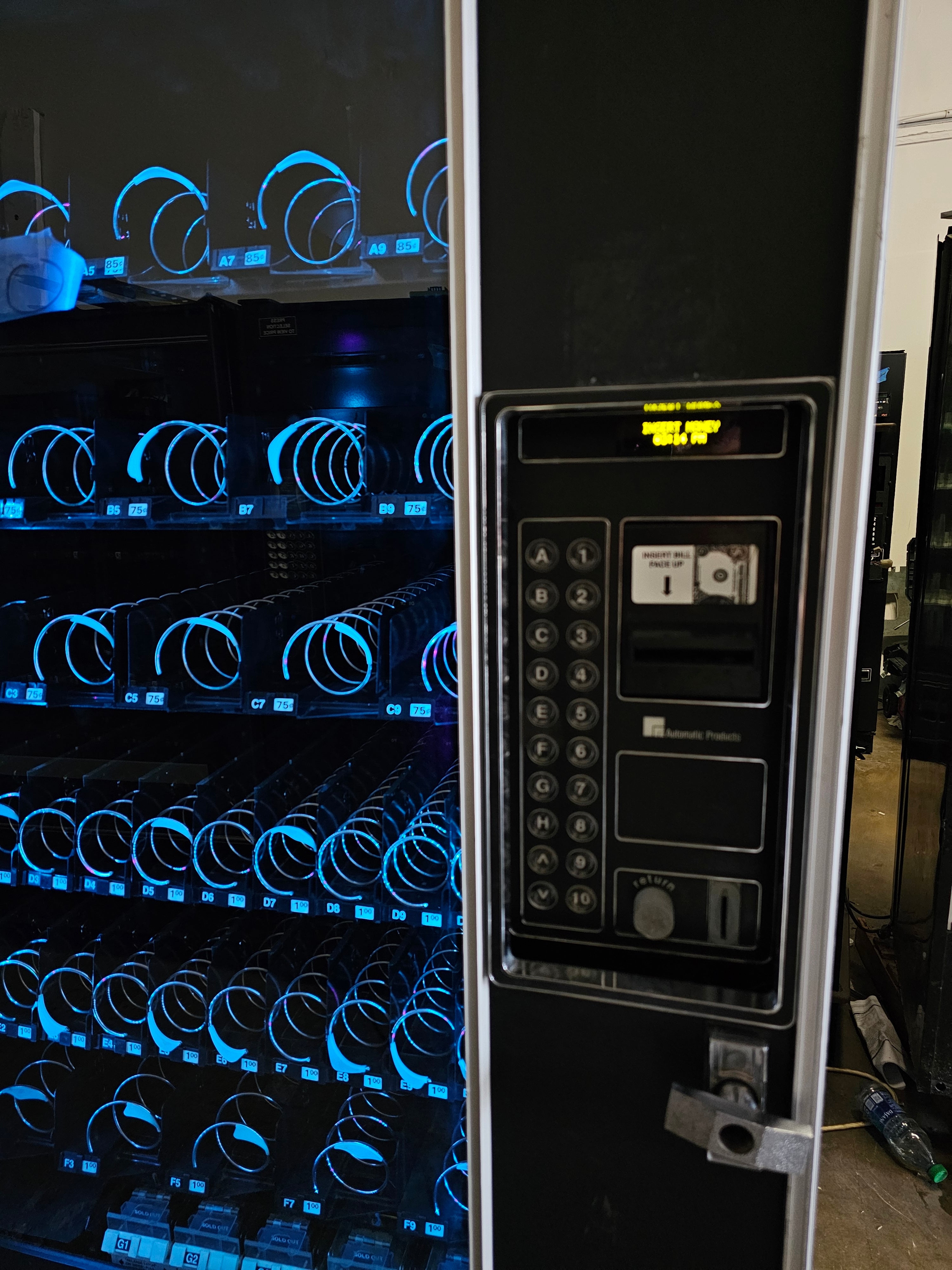 Byte Xl Machine Refurbished Vending Machines – Vendees Byte