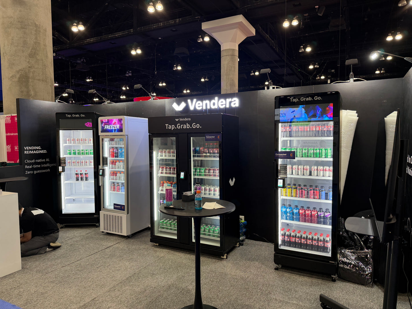 Vendera AI Smart Cooler – Autonomous Cashless Vending Solution